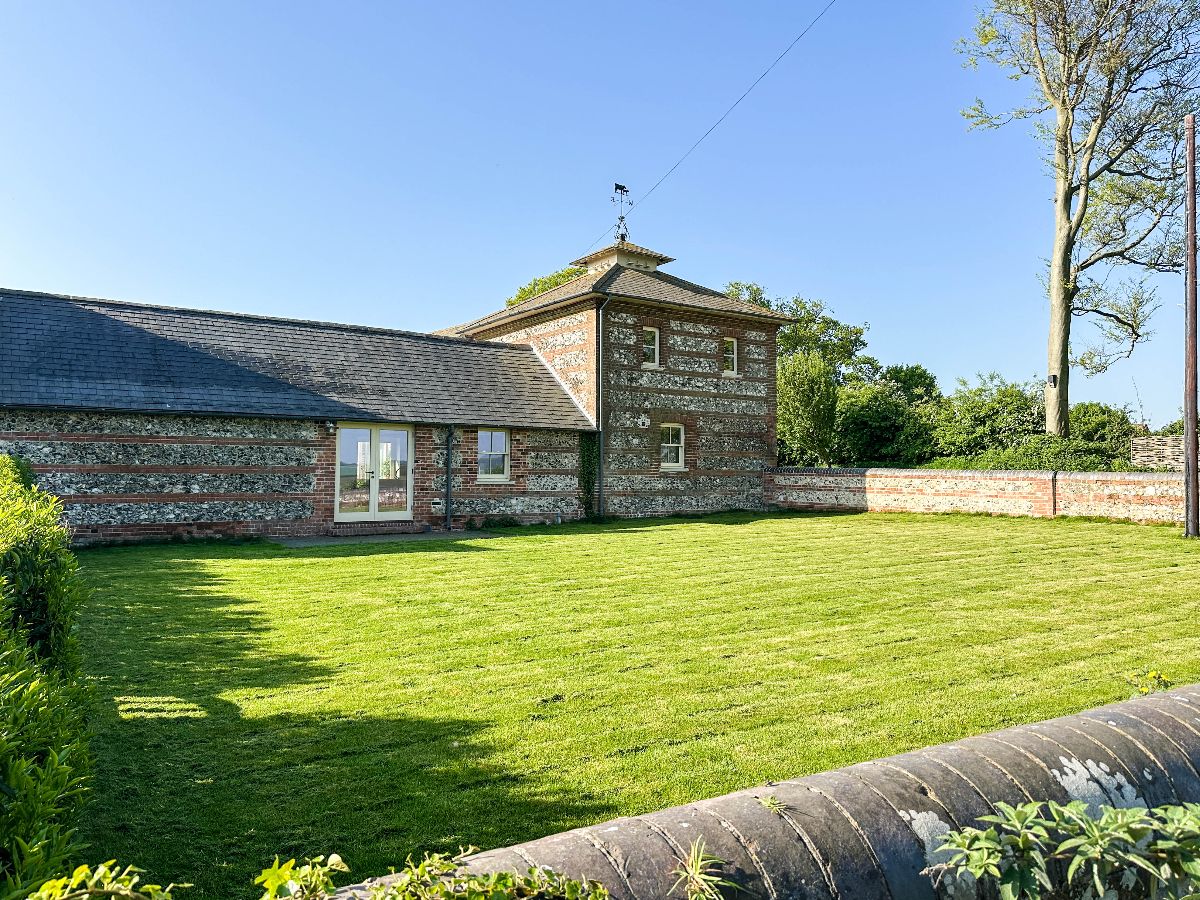 3 bed character property to rent in The Dovecote,  Rookhaye Farm  - Property Image 2