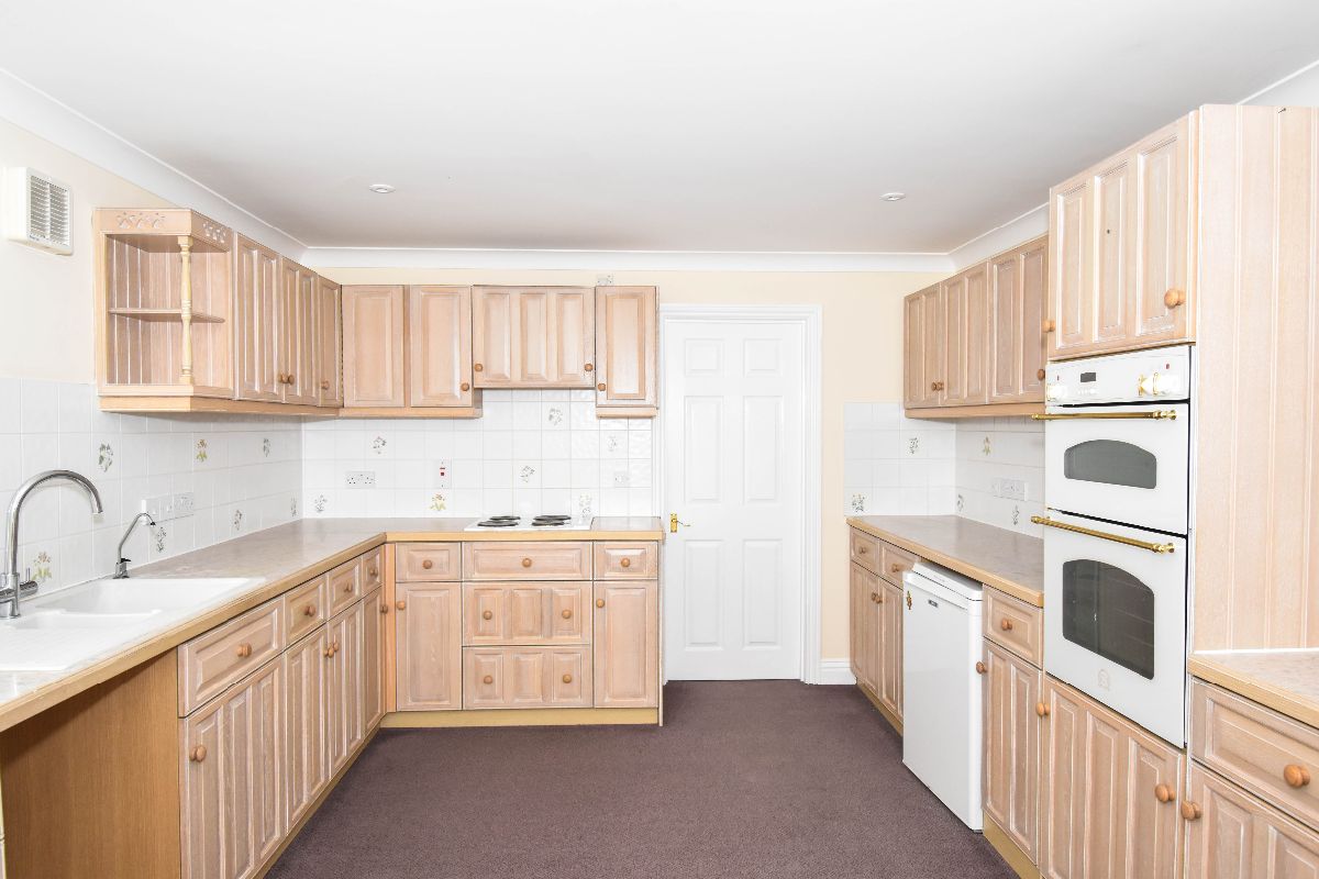 3 bed detached house to rent in Overstream, Teffont 7