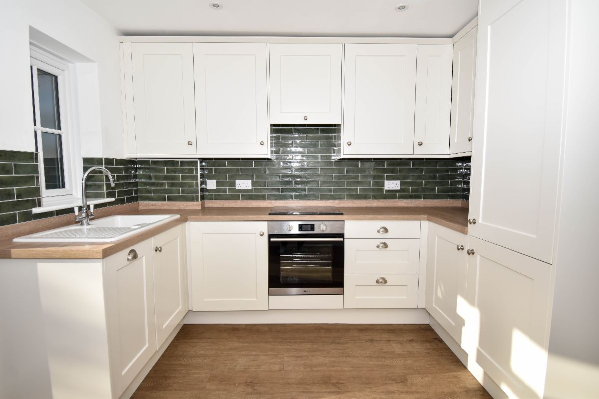 2 bed terraced house to rent in Kings Gate, Wilton 5