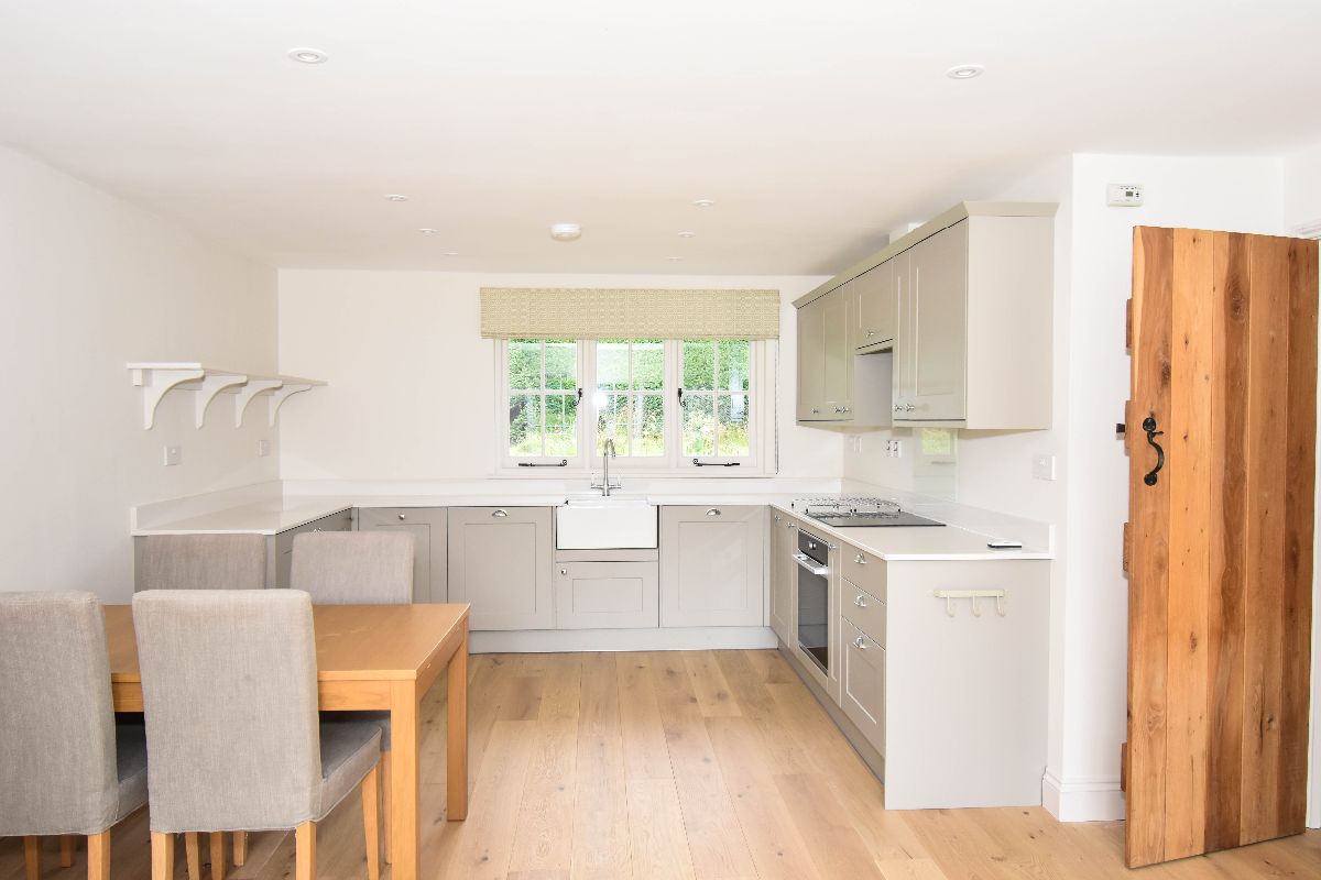 2 bed bungalow to rent in The Cottage, Fovant 1