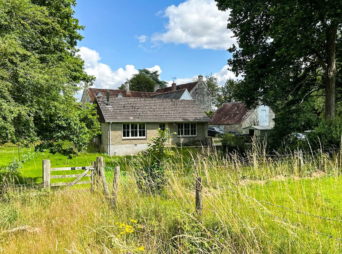 2 bed bungalow to rent in The Cottage, Fovant  - Property Image 3