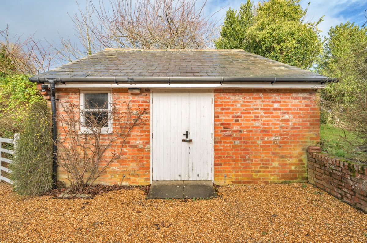 4 bed character property to rent in Manor Farm Cottage, Bowerchalke  - Property Image 22
