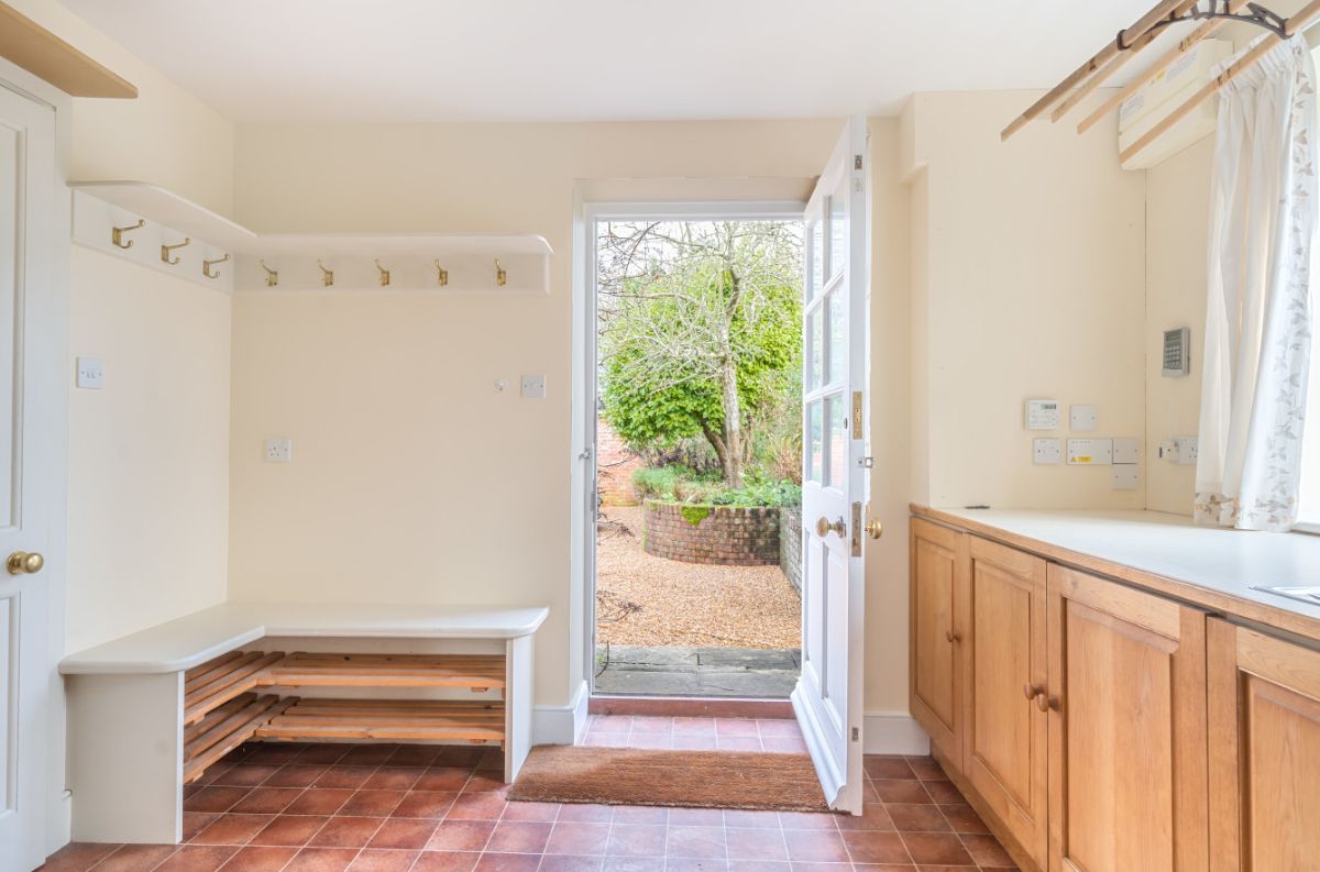 4 bed character property to rent in Manor Farm Cottage, Bowerchalke  - Property Image 11