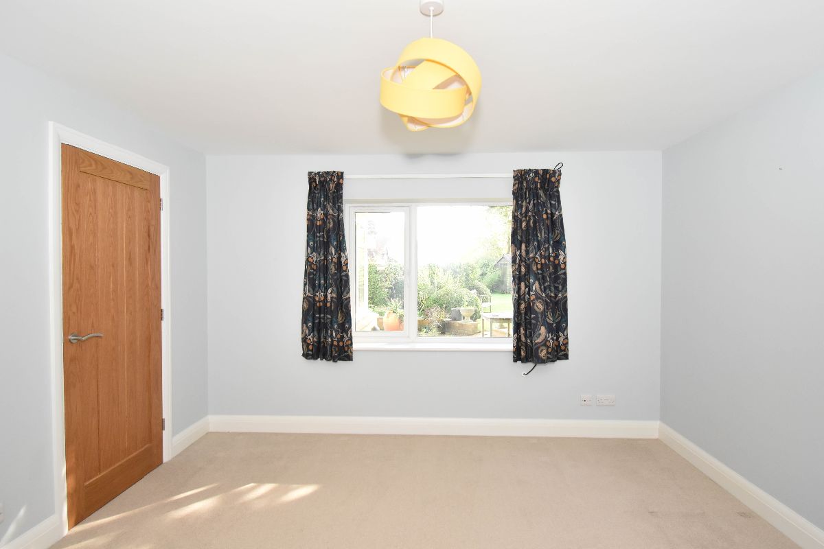 3 bed character property to rent in Cross Stone, Homington Road, Coombe Bissett, Salisbury  - Property Image 7