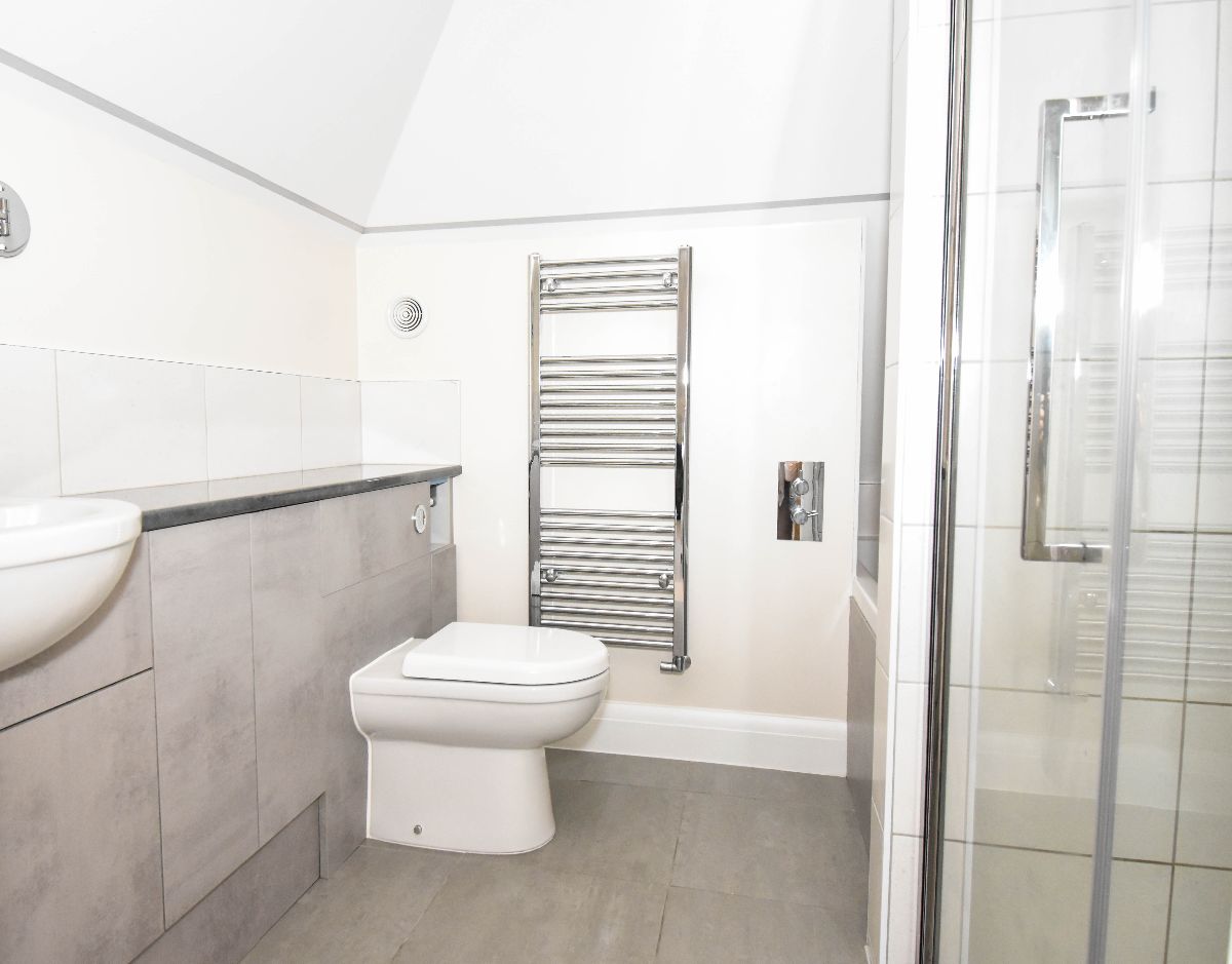 3 bed character property to rent in Cross Stone, Homington Road, Coombe Bissett, Salisbury  - Property Image 14