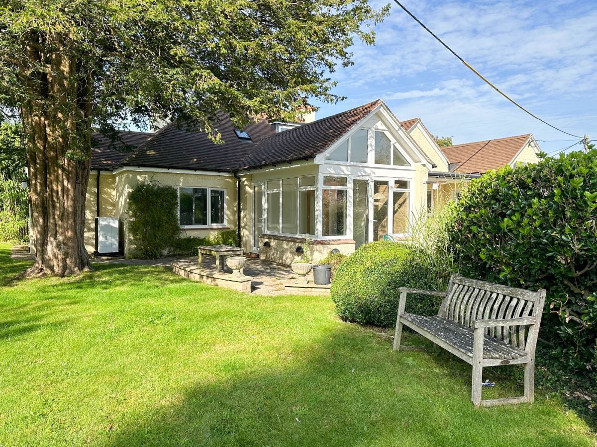 3 bed character property to rent in Cross Stone, Homington Road, Coombe Bissett, Salisbury