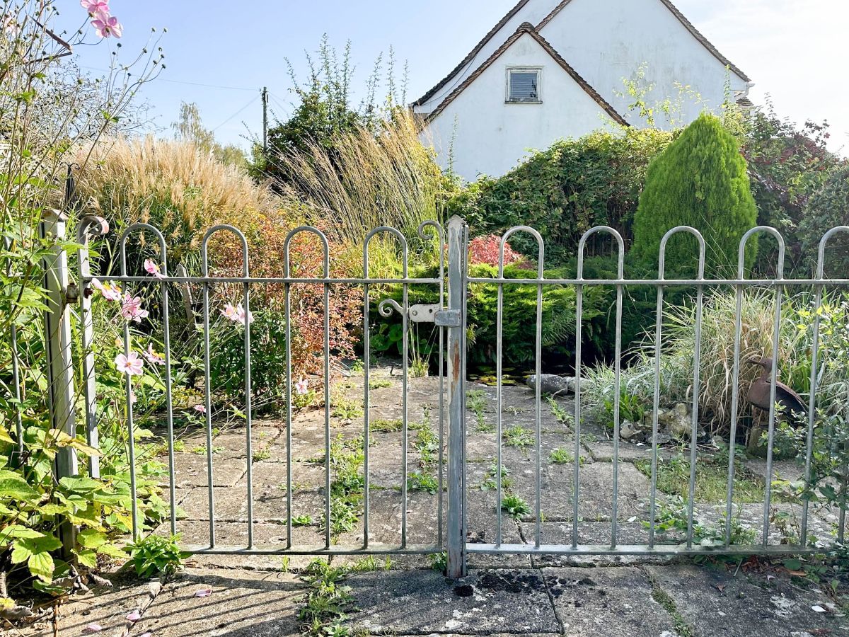 3 bed character property to rent in Cross Stone, Homington Road, Coombe Bissett, Salisbury  - Property Image 24