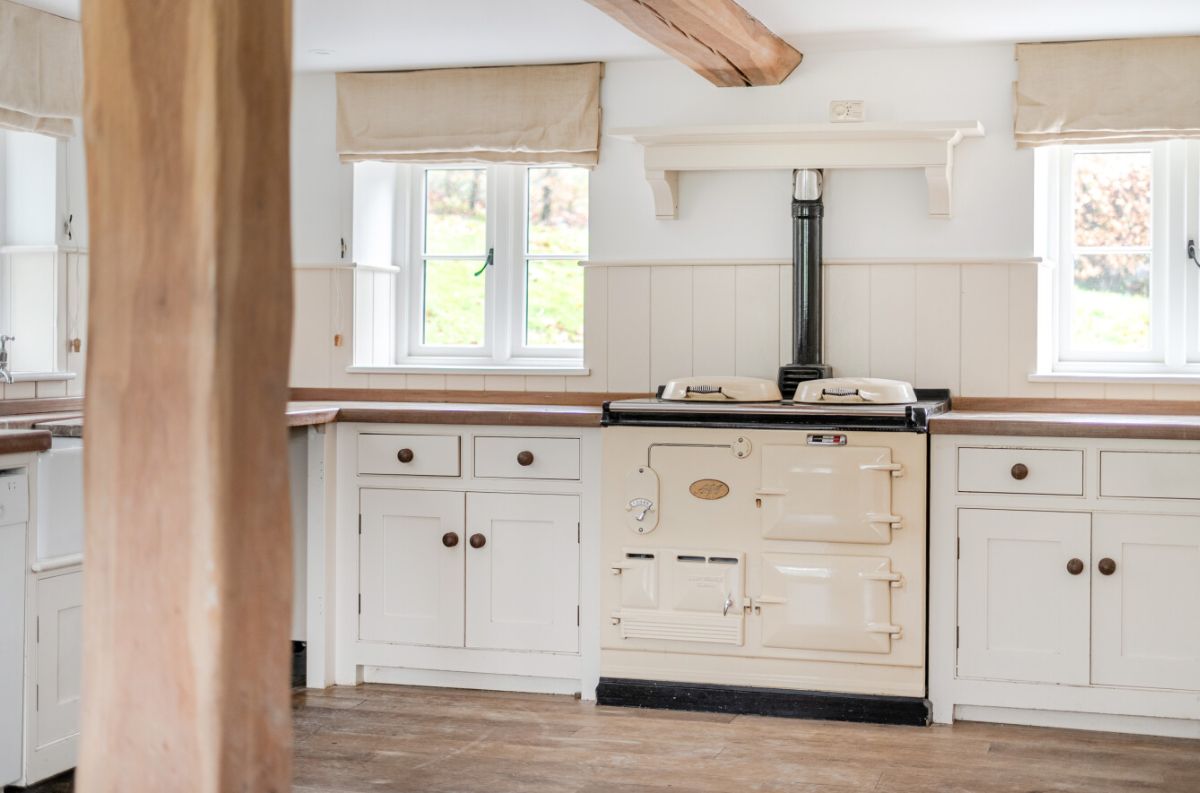 4 bed detached house to rent in Badger Cottage, Swallowcliffe, Salisbury  - Property Image 5