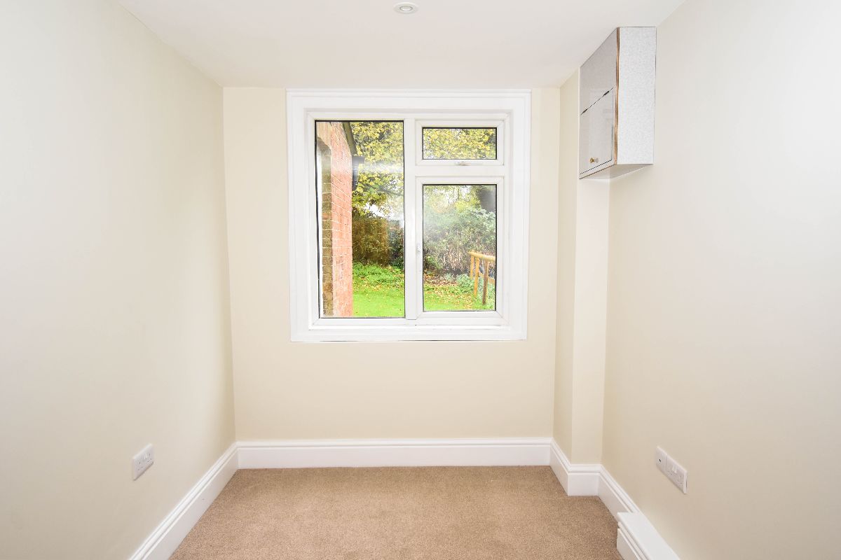 3 bed character property to rent in Cloughs, Bowerchalke 8