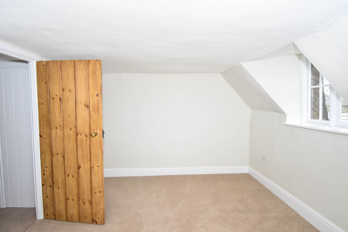 3 bed character property to rent in Cloughs, Bowerchalke 11