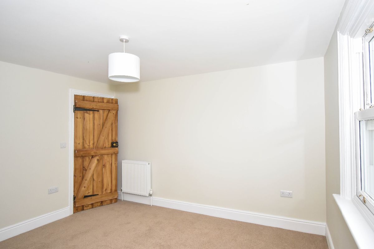 3 bed character property to rent in Cloughs, Bowerchalke 10