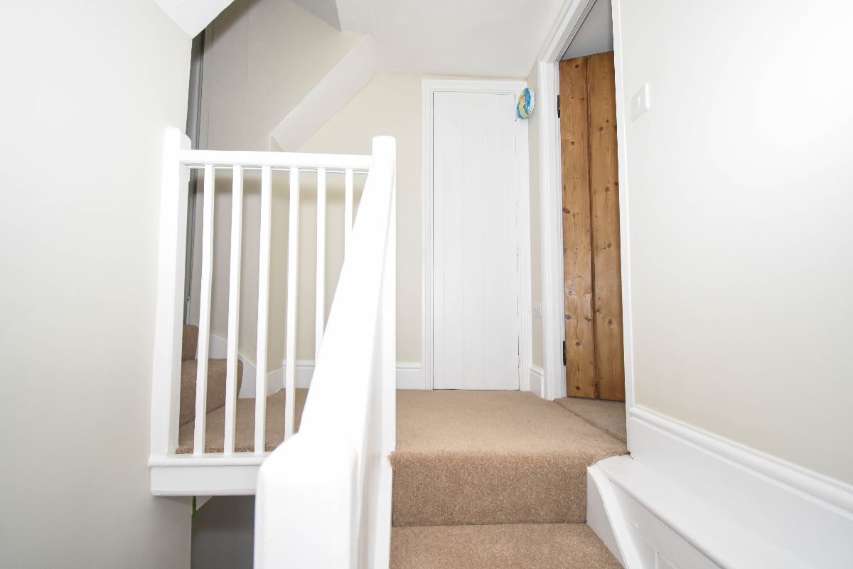 3 bed character property to rent in Cloughs, Bowerchalke 9