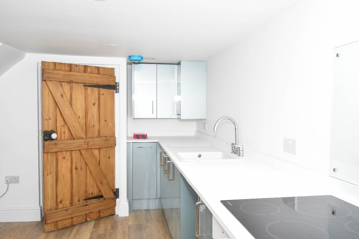 3 bed character property to rent in Cloughs, Bowerchalke  - Property Image 5