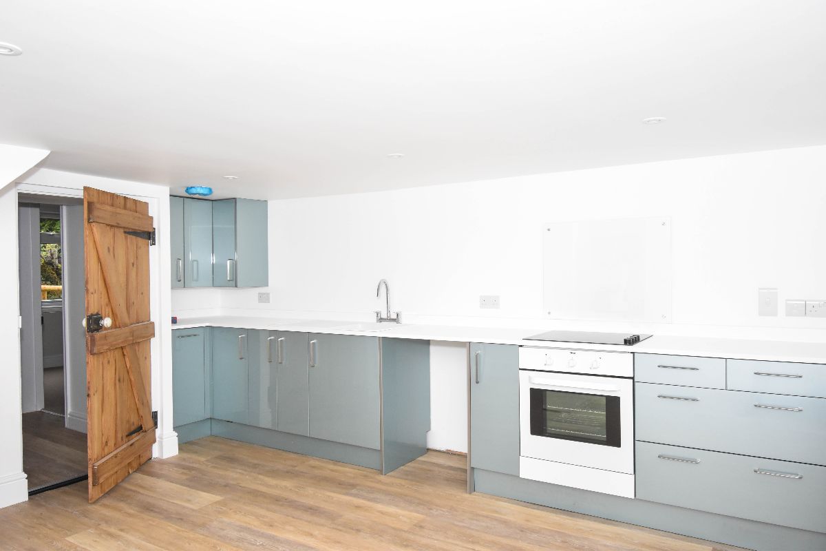 3 bed character property to rent in Cloughs, Bowerchalke  - Property Image 3