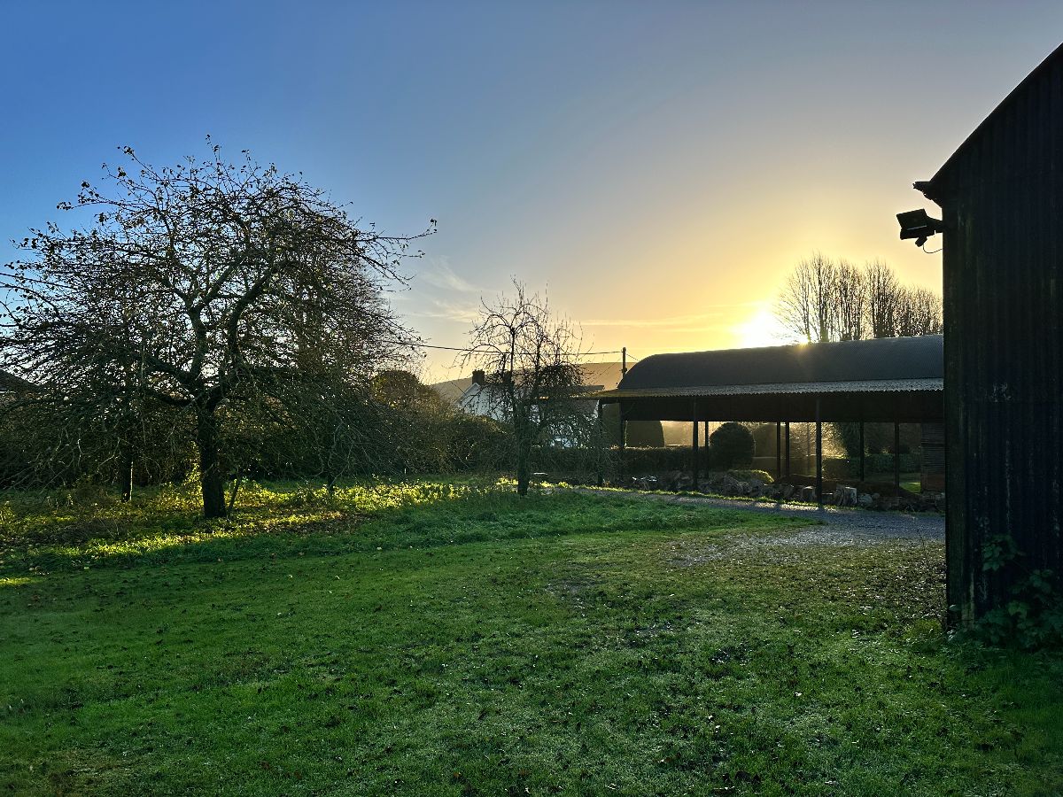 3 bed character property to rent in Cloughs, Bowerchalke 1