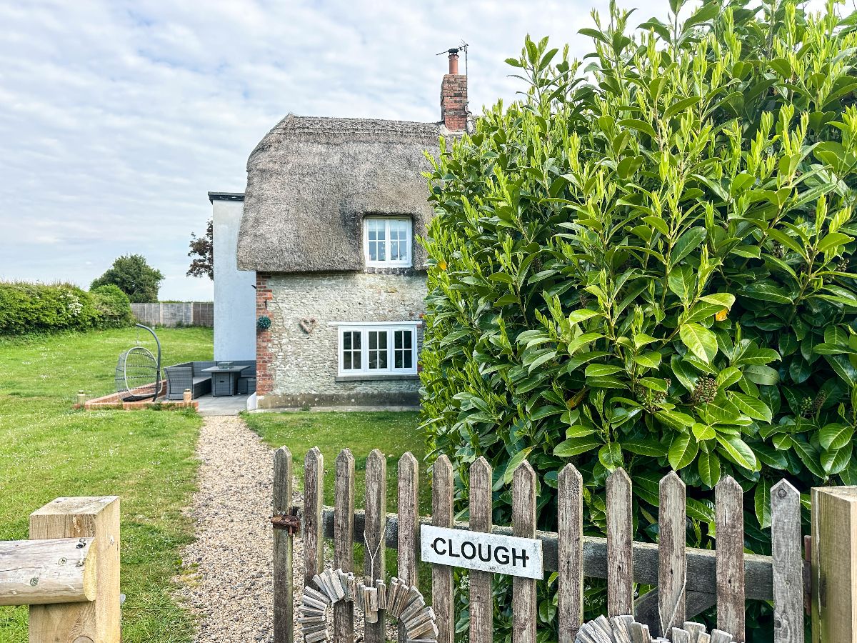 3 bed character property to rent in Cloughs, Bowerchalke  - Property Image 1