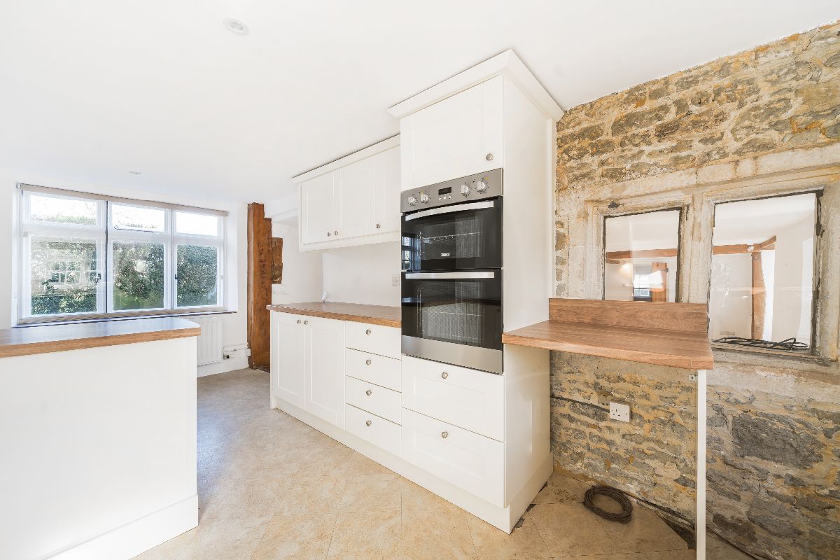 4 bed detached house to rent in Holly Tree Cottage, Bowerchalke  - Property Image 4