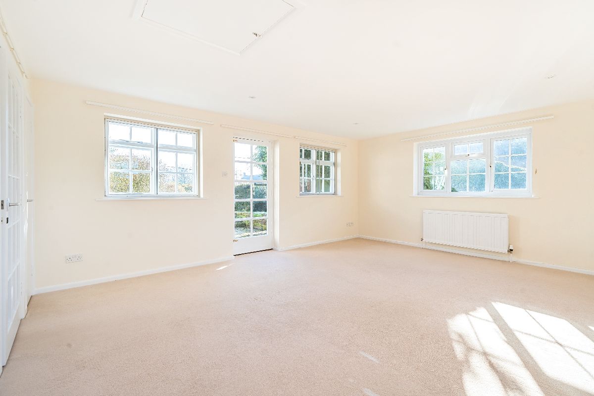 4 bed detached house to rent in Holly Tree Cottage, Bowerchalke  - Property Image 9