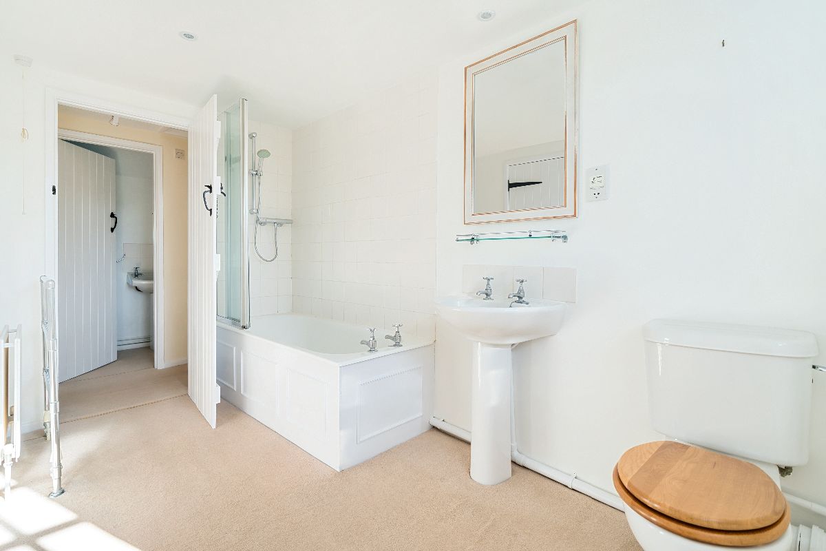 4 bed detached house to rent in Holly Tree Cottage, Bowerchalke  - Property Image 15