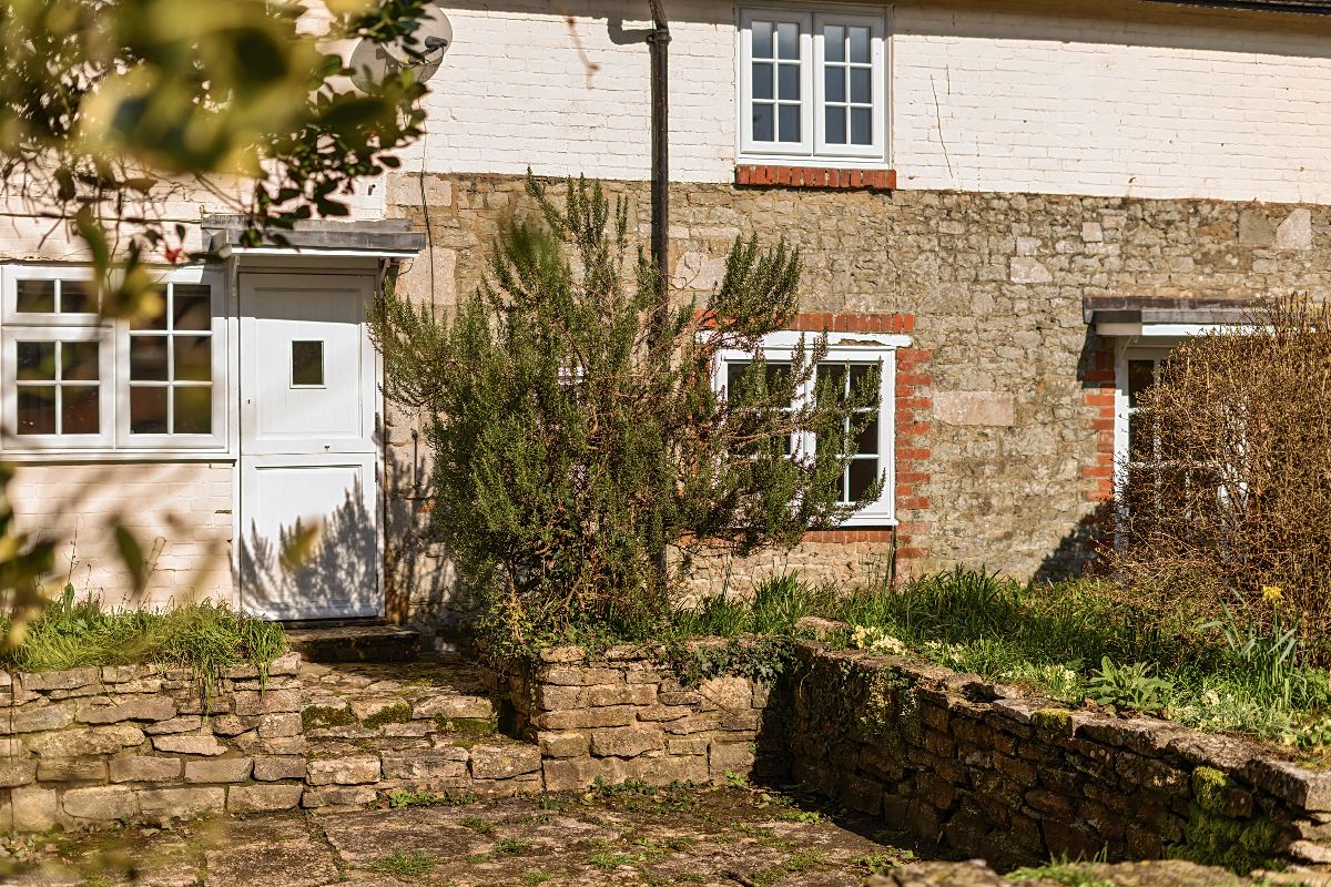 4 bed detached house to rent in Holly Tree Cottage, Bowerchalke