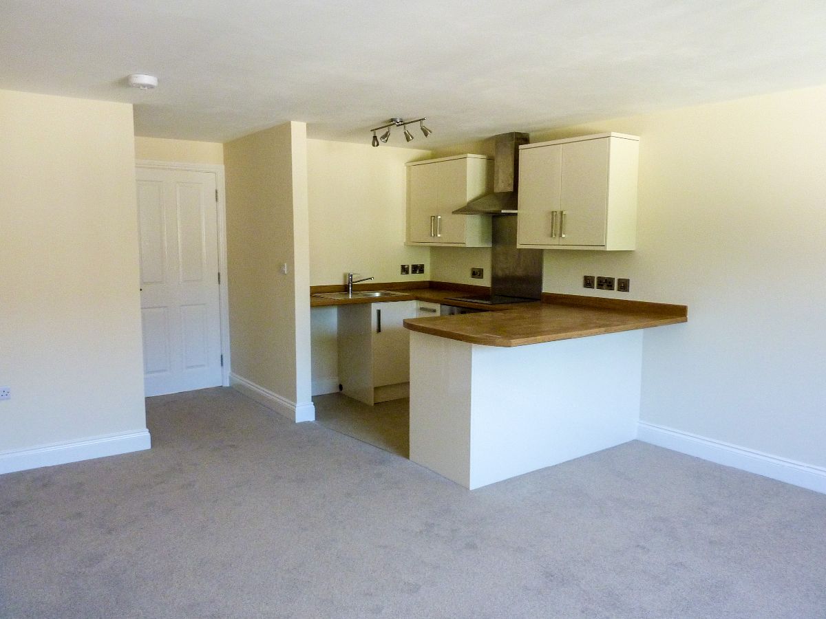 1 bed flat to rent in Flat 3, 63 Devizes Road 1