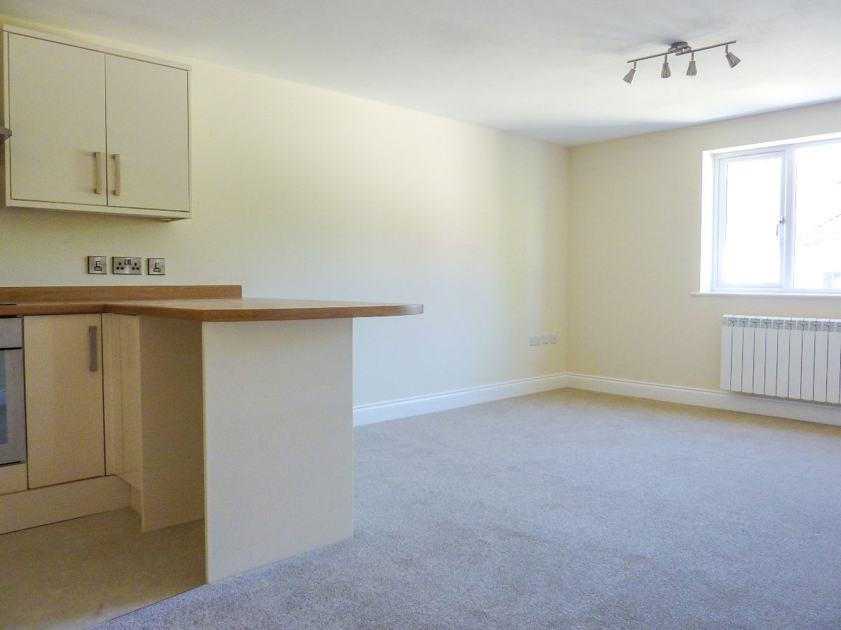 1 bed flat to rent in Flat 3, 63 Devizes Road 4