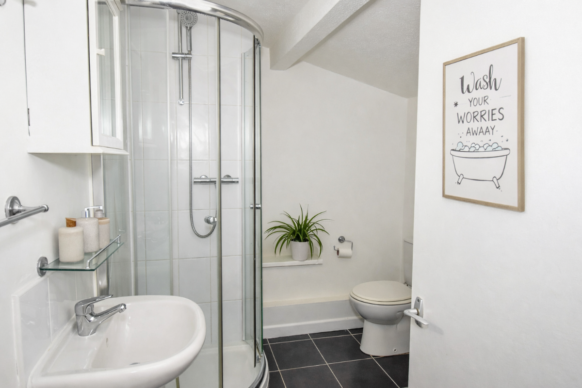 2 bed flat to rent in Dews Road, Salisbury 6