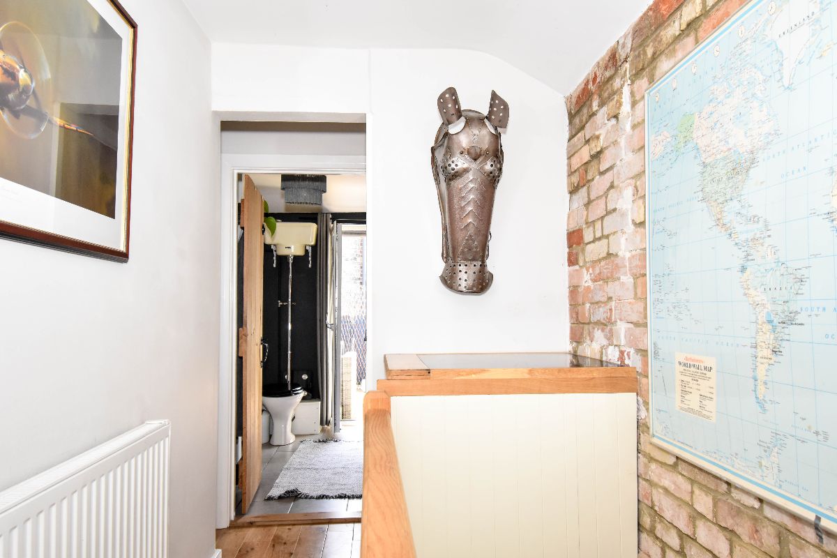 2 bed terraced house to rent in Windsor Road, Salisbury 15