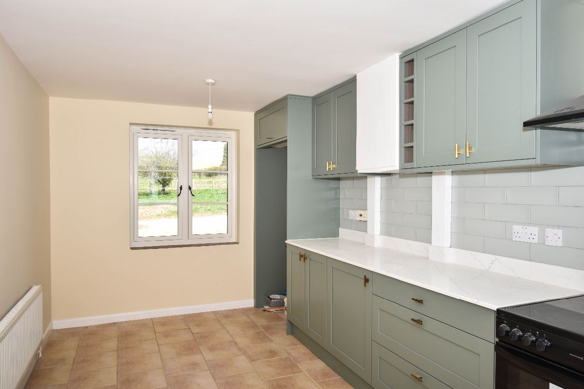 4 bed cottage to rent in Manor Farm Cottages, Teffont 2