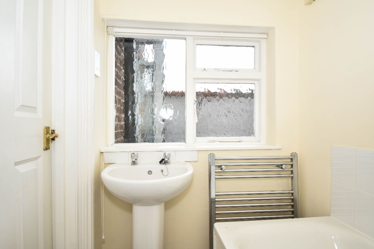 1 bed flat to rent in 15a North Street, Wilton, Salisbury 8