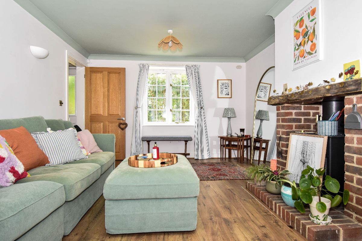 3 bed semi-detached house to rent in Well Cottage, Alderbury 2