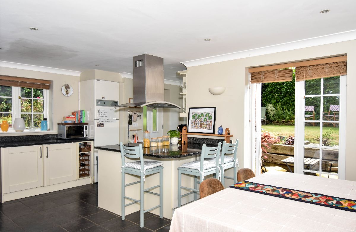 3 bed semi-detached house to rent in Well Cottage, Alderbury  - Property Image 5