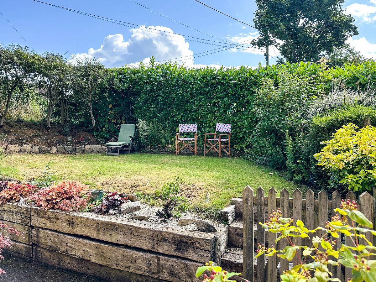 3 bed semi-detached house to rent in Well Cottage, Alderbury 1