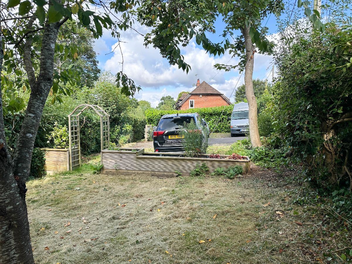 3 bed semi-detached house to rent in Well Cottage, Alderbury 23