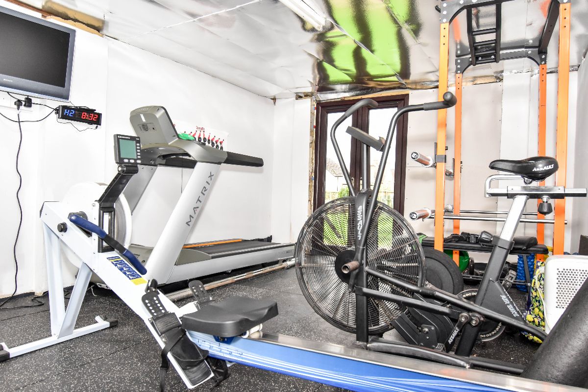 5 bed semi-detached house to rent in Shaftesbury Road, Wilton 18