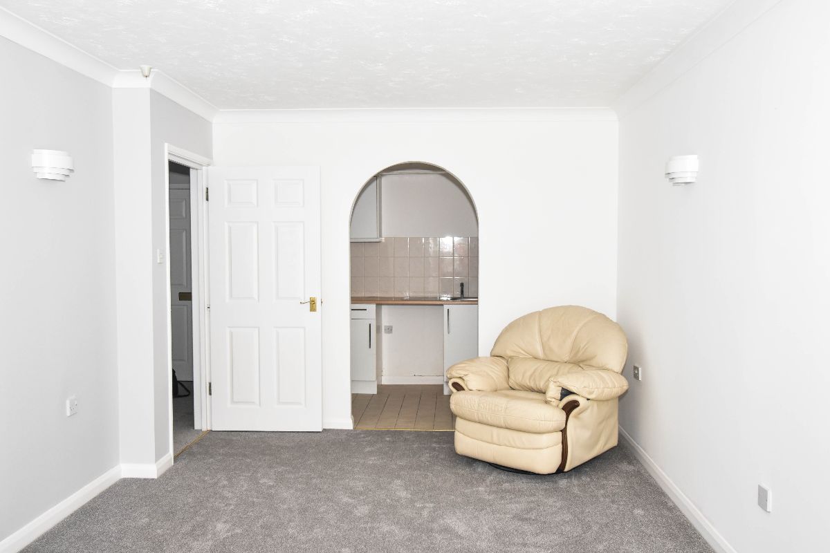 1 bed flat to rent in Pembroke Court, Wilton  - Property Image 5
