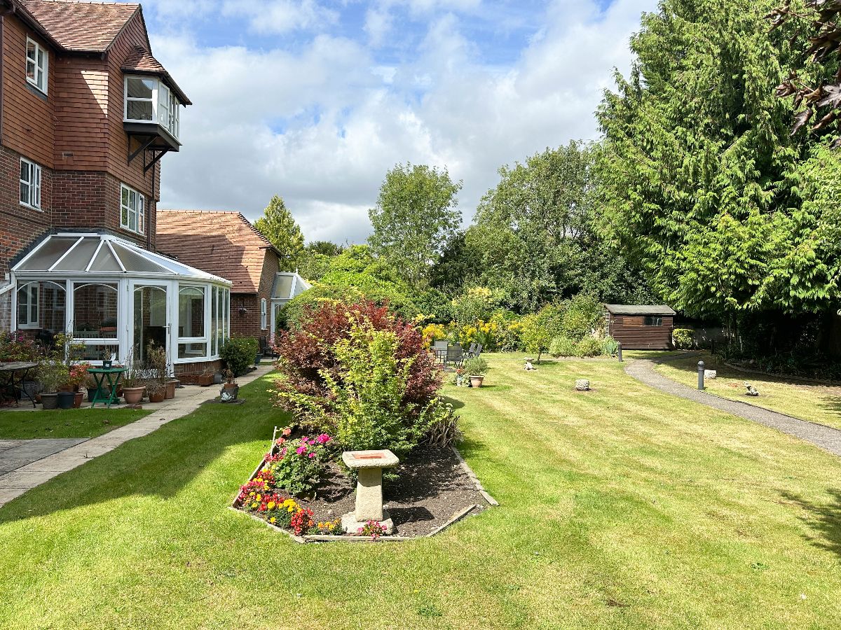 1 bed flat to rent in Pembroke Court, Wilton  - Property Image 2