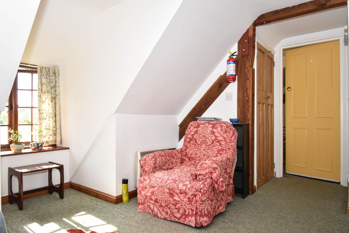 1 bed studio flat to rent in The Crows Nest, Middle Woodford 4