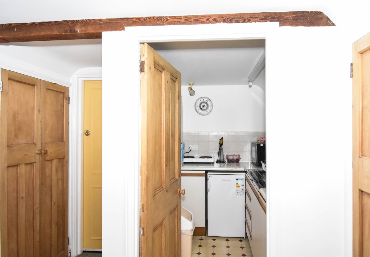 1 bed studio flat to rent in The Crows Nest, Middle Woodford 6