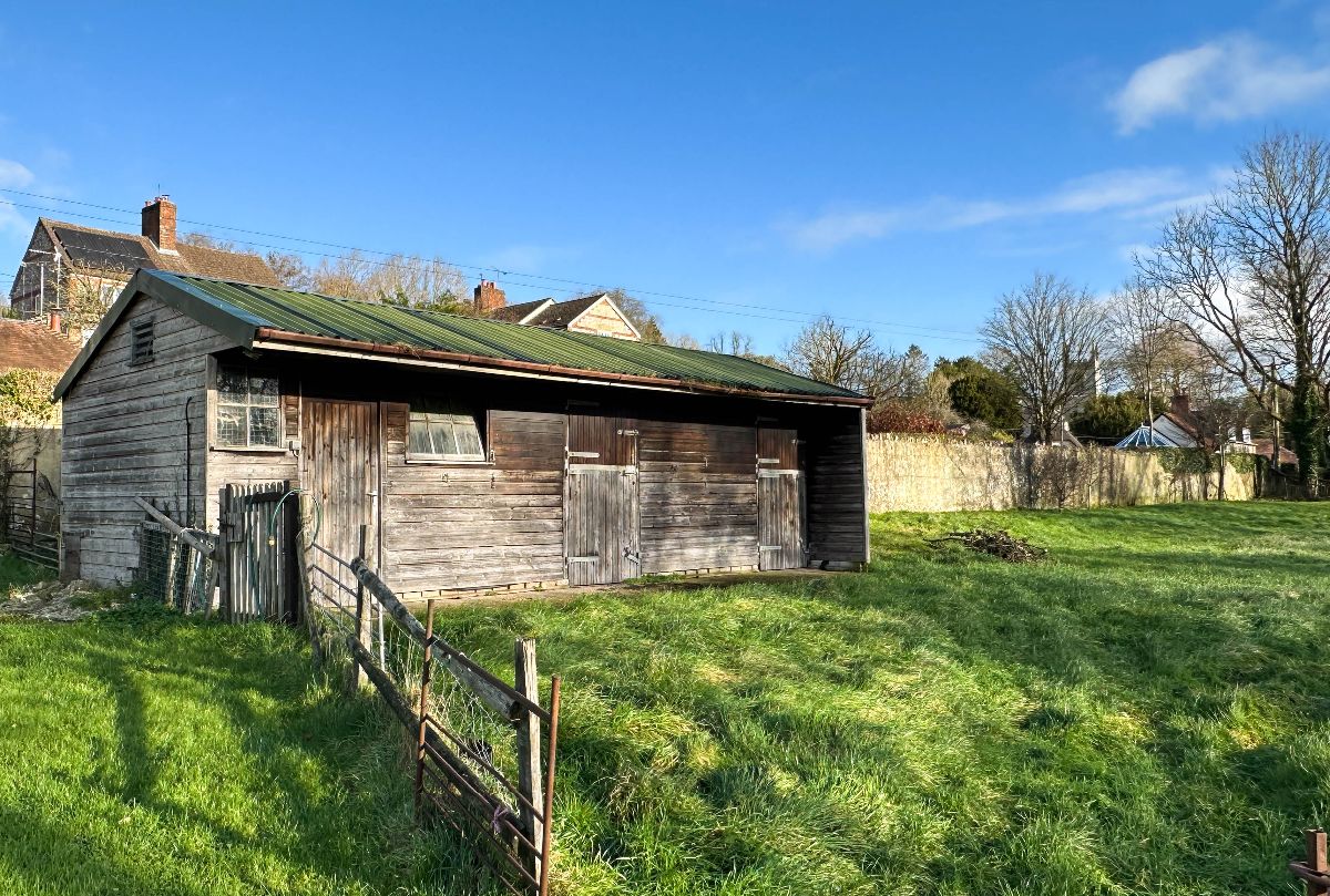 4 bed detached house to rent in The Dower House, Fisherton De La Mere 21