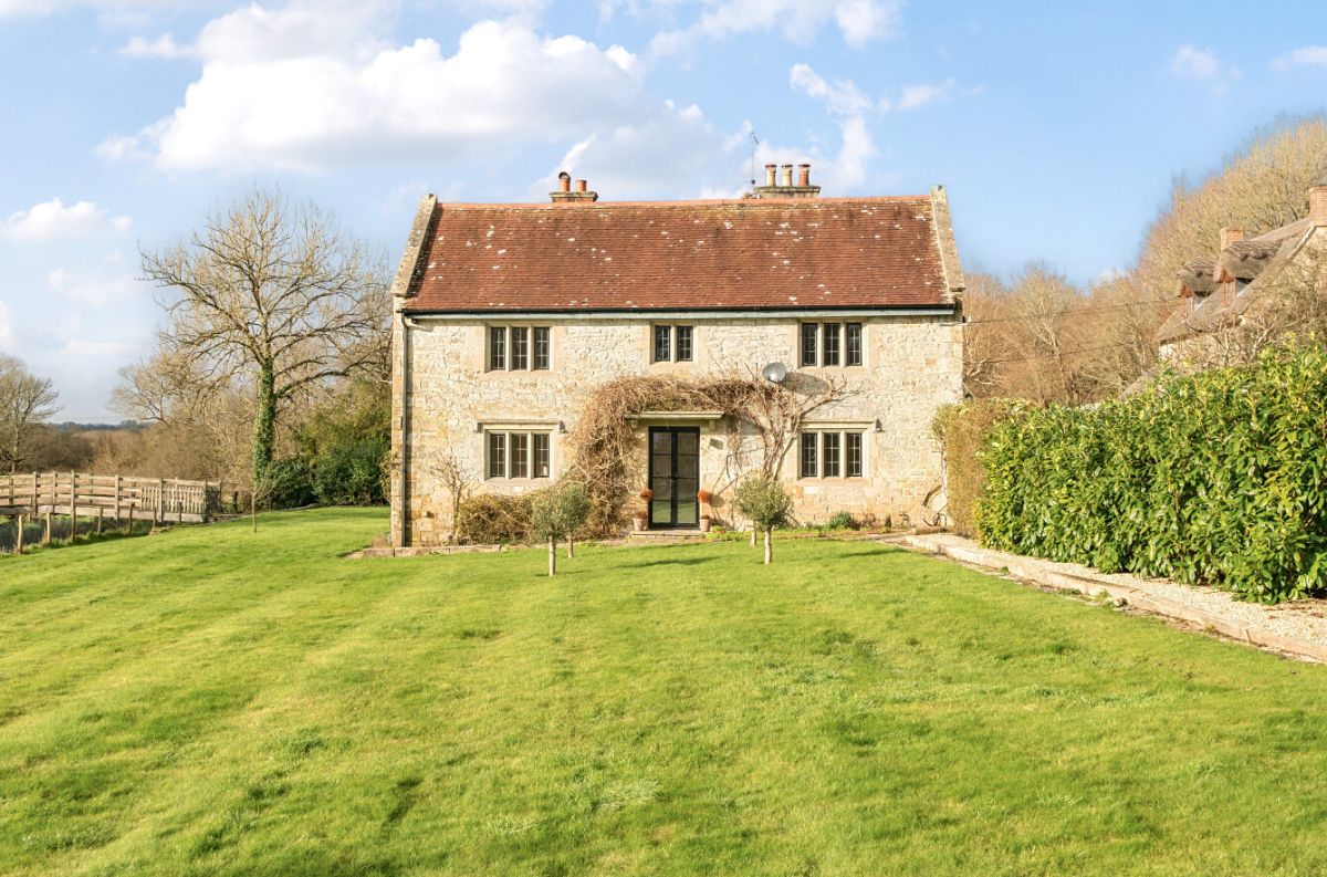 4 bed detached house to rent in The Dower House, Fisherton De La Mere - Property Image 1