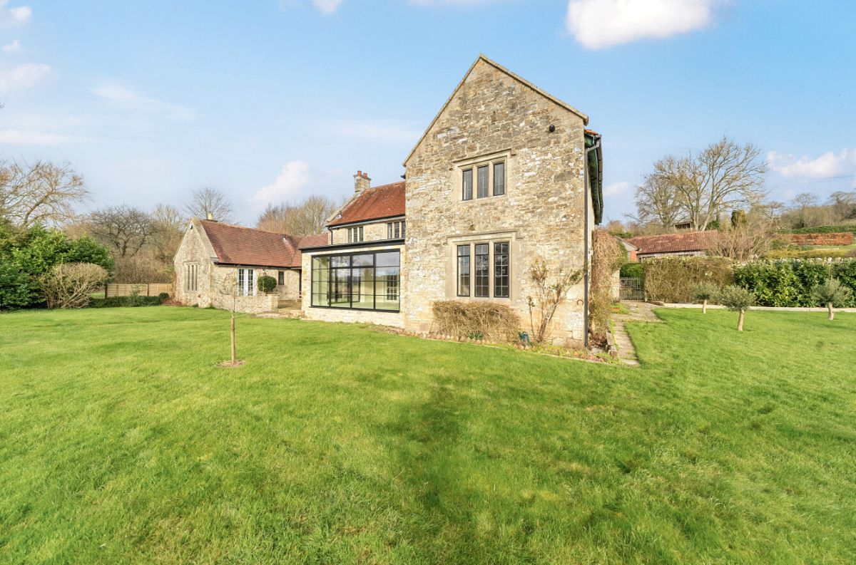 4 bed detached house to rent in The Dower House, Fisherton De La Mere 20