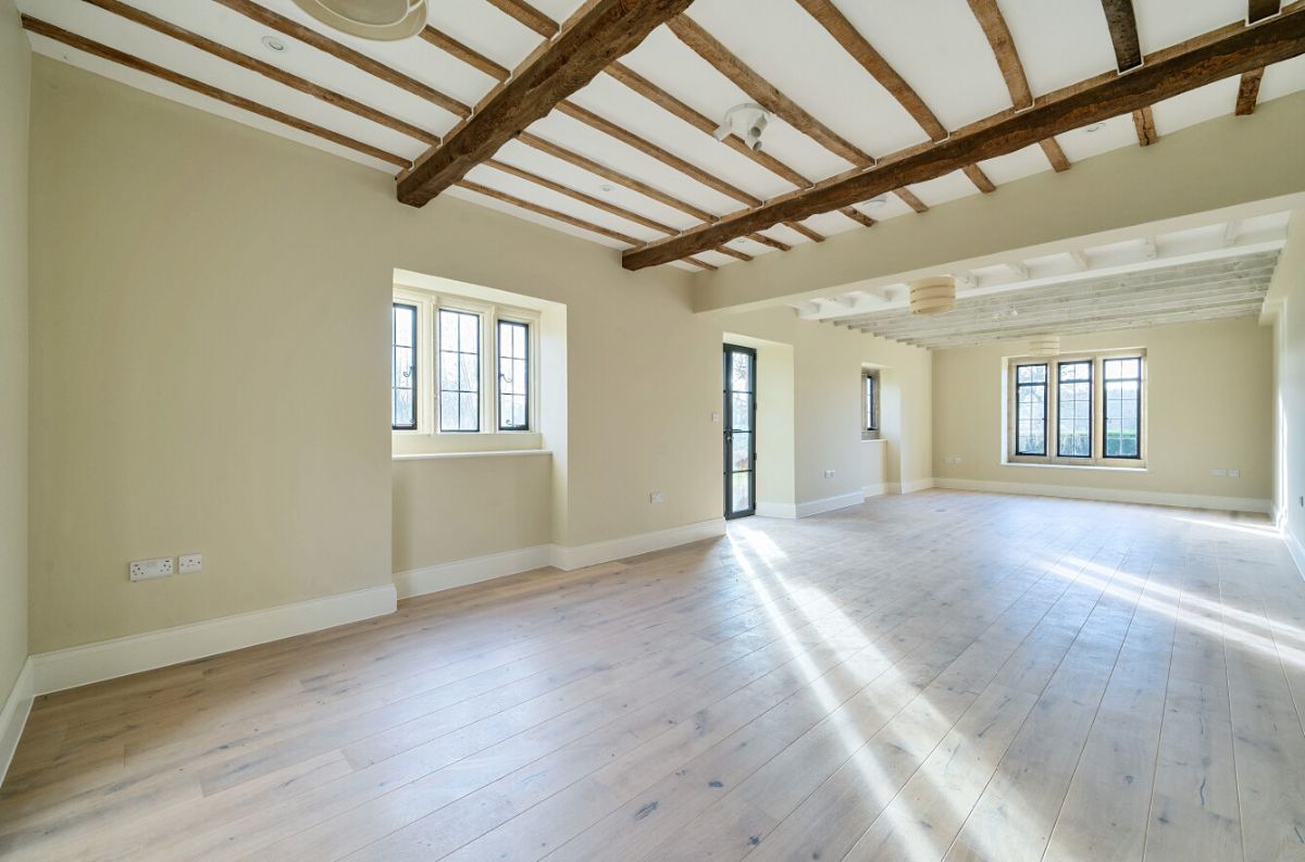 4 bed detached house to rent in The Dower House, Fisherton De La Mere 2