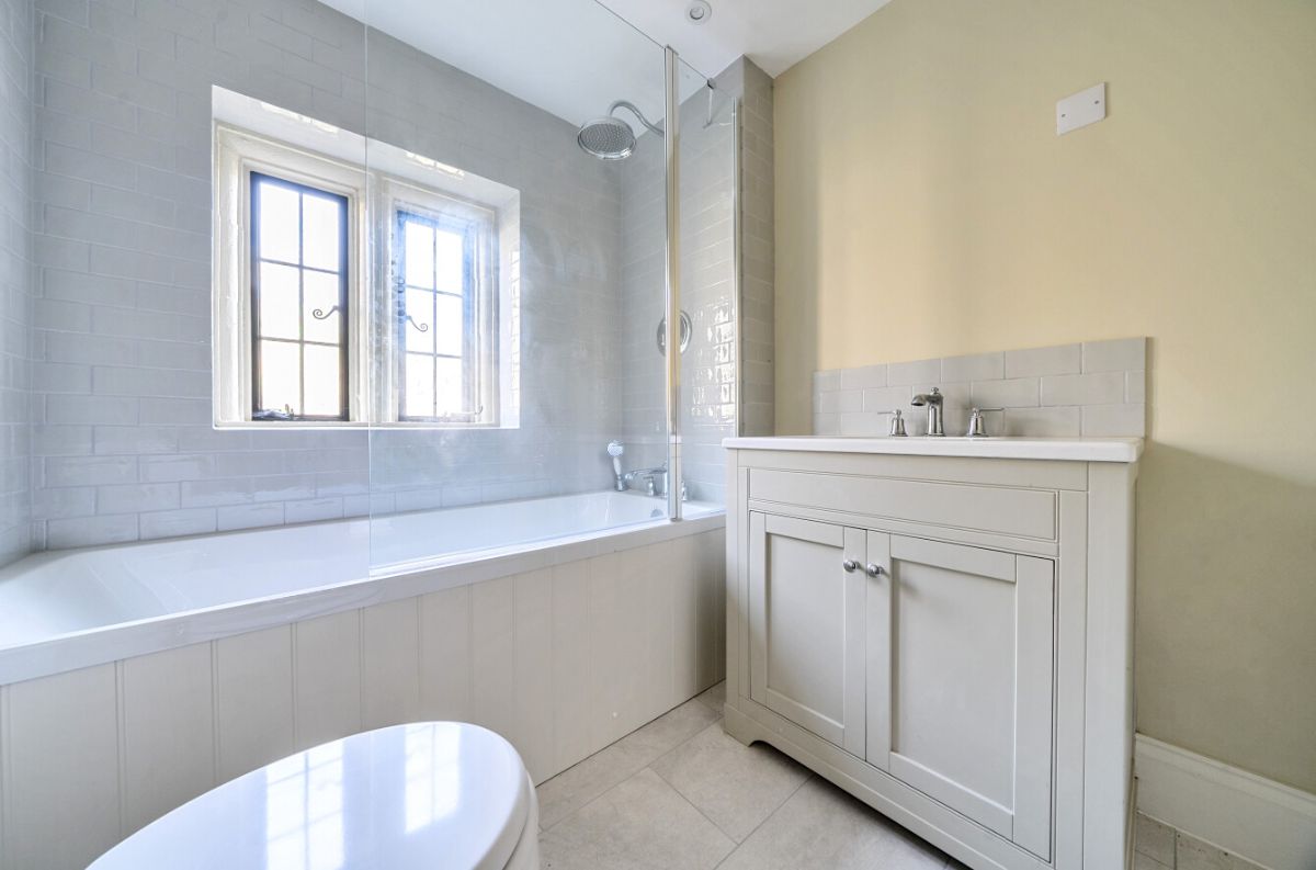 4 bed detached house to rent in The Dower House, Fisherton De La Mere  - Property Image 12