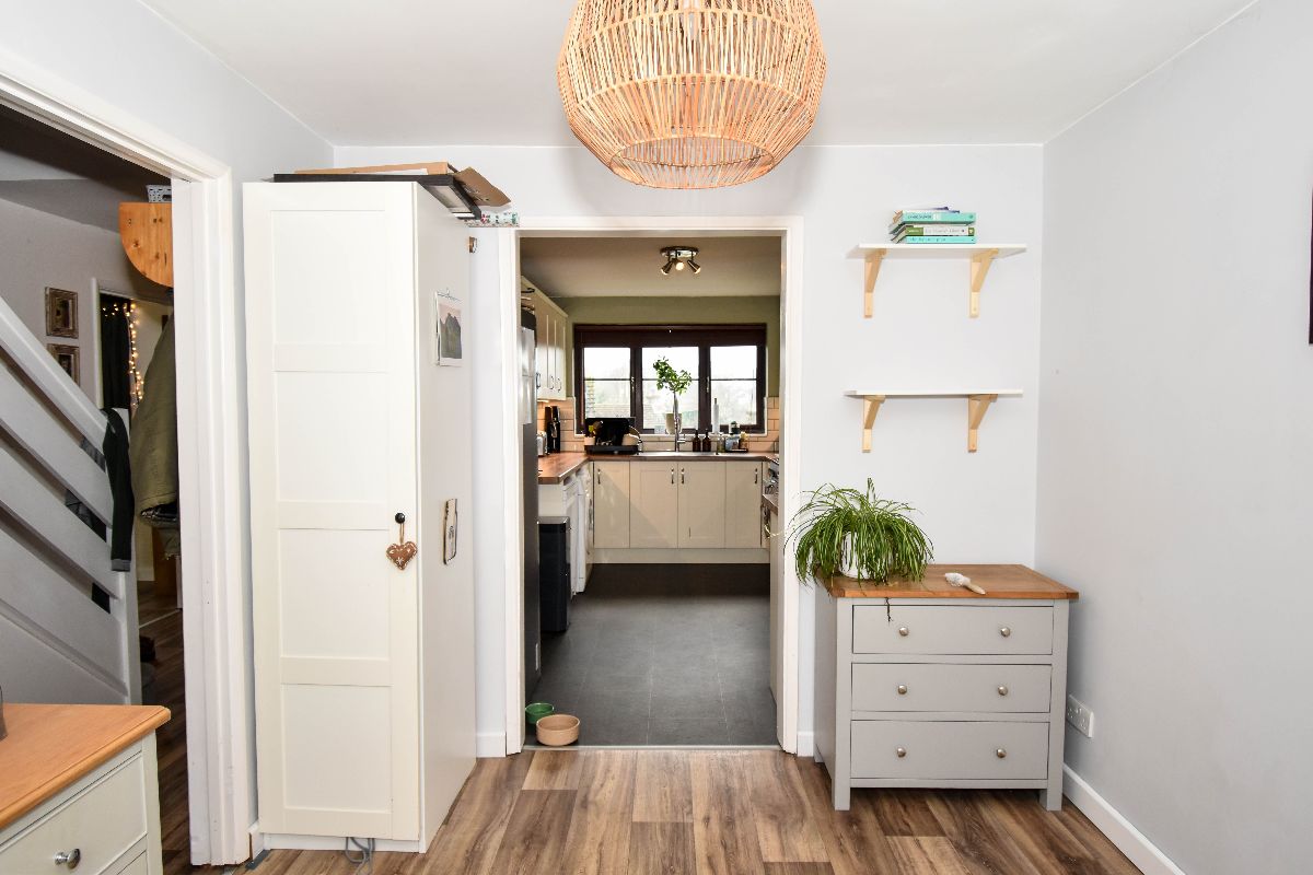 4 bed detached house to rent in Bennett Close, Redlynch 6