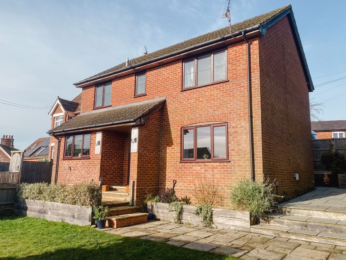 4 bed detached house to rent in Bennett Close, Redlynch - Property Image 1