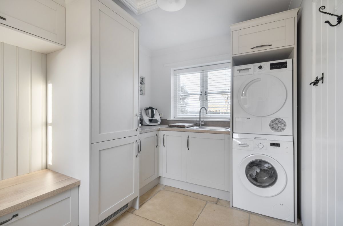 4 bed detached house to rent in The Meadows, Charlton All Saints, Salisbury 10