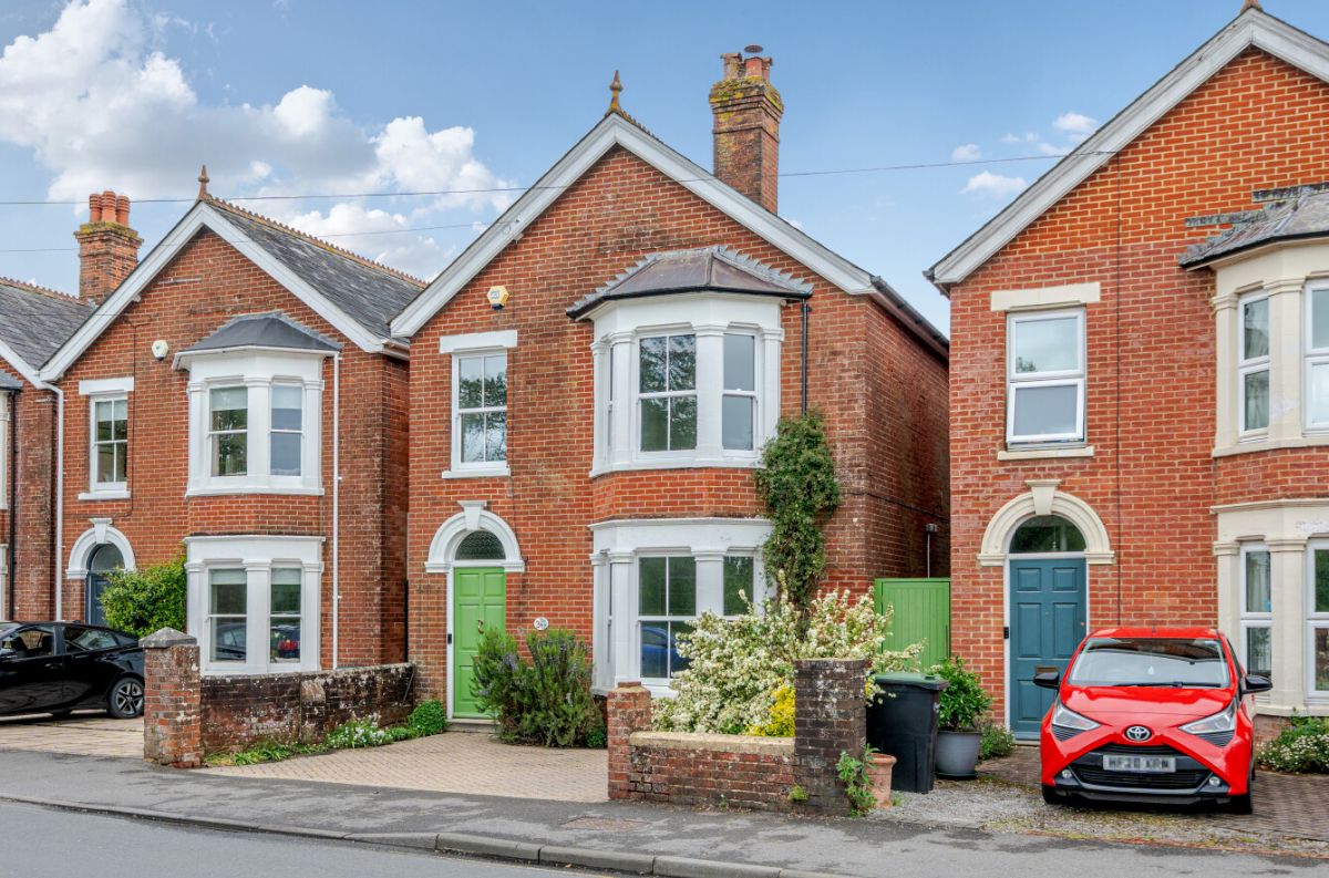 3 bed detached house to rent in Mill Road, Salisbury  - Property Image 1