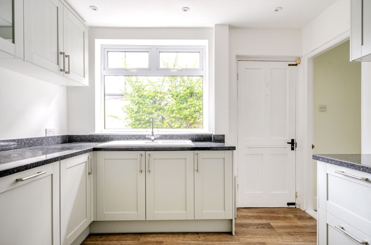 3 bed detached house to rent in Mill Road, Salisbury 8