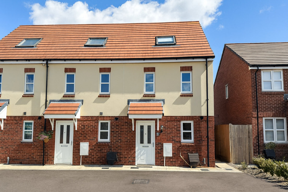 3 bed end of terrace house to rent in Good Lane, Salisbury  - Property Image 1